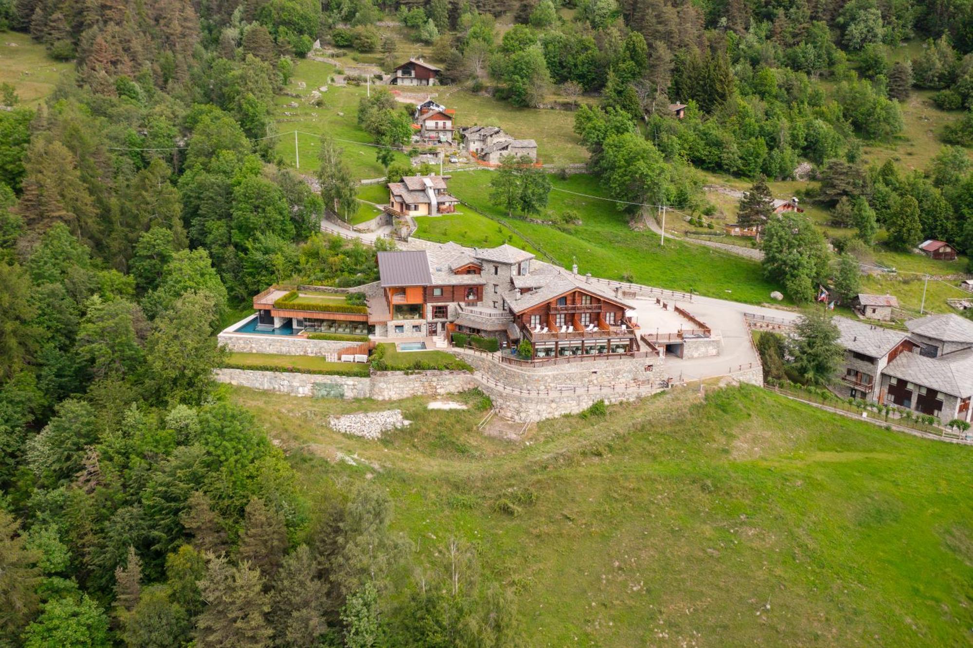 Silou Retreat Hotel Champdepraz Ngoại thất bức ảnh